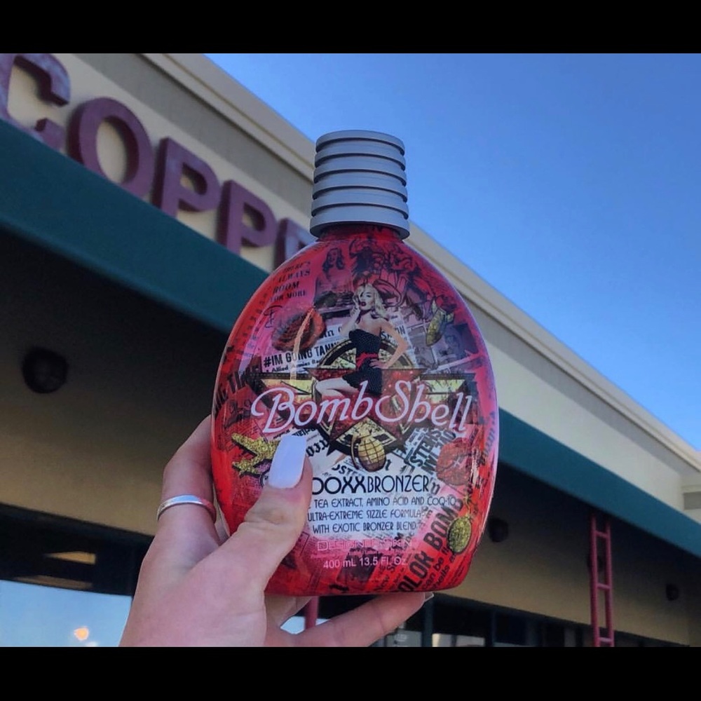 Bombshell Bronzer / Half Full